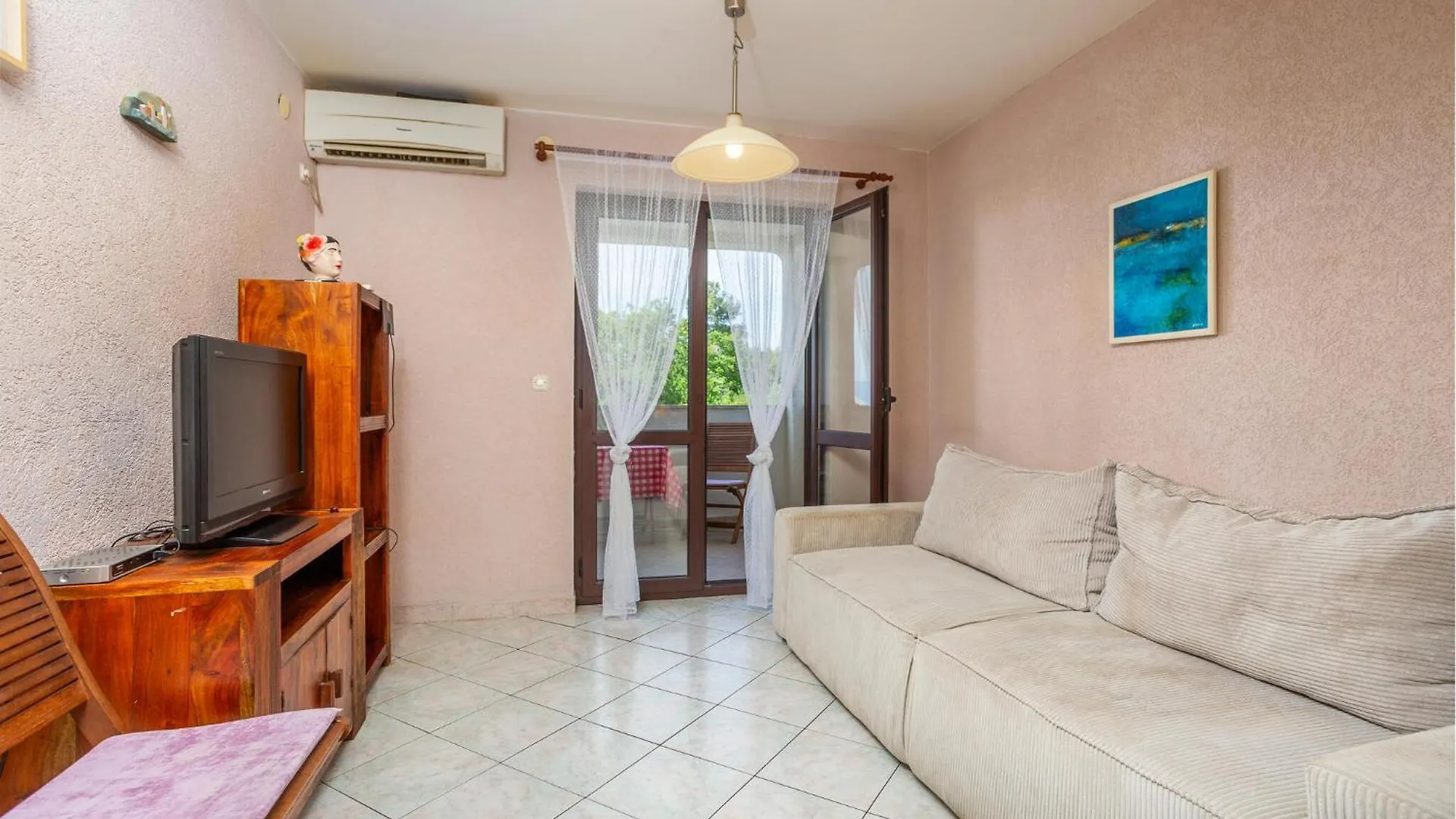 Stunning Apartment In Malinska